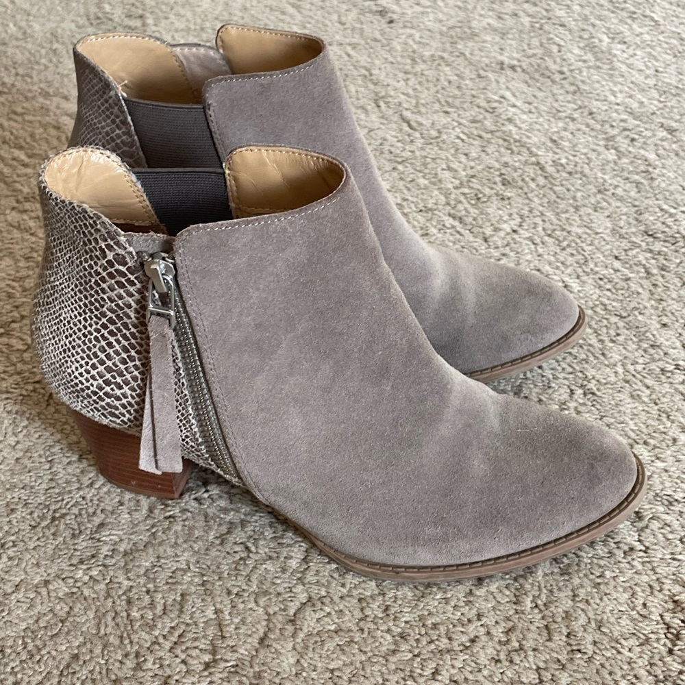 VIONIC Anne Gray Snakeskin Suede Zip Ankle Booties Size 8.5 Fall Boots